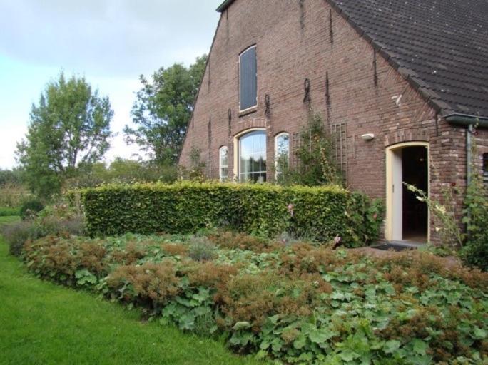 Bed & Breakfast De Neust Beesd Bagian luar foto